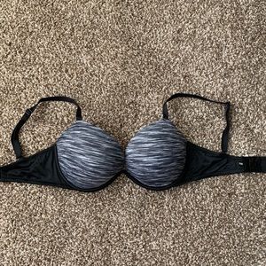Victoria’s Secret Wear Everywhere 32DD bra